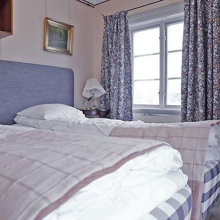 Strängnäs Lilla Hotellet Bed & Breakfast מראה חיצוני תמונה